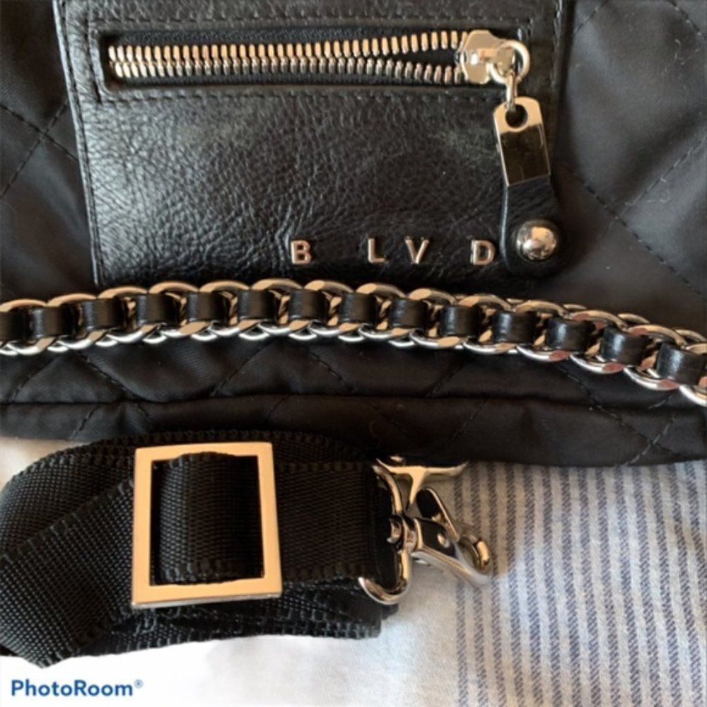 BLVD Quilted Purse with Interchangeable Straps - Picture 4 of 7